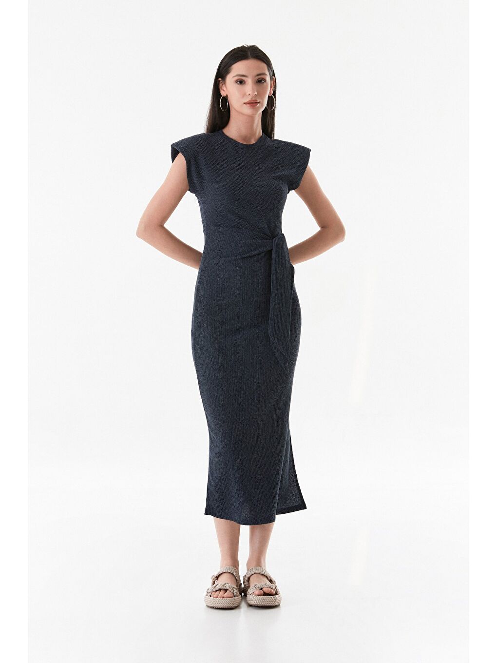 İndigo Bürümcük Kumaş Önü Bağlamalı Vatkalı Elbise-2