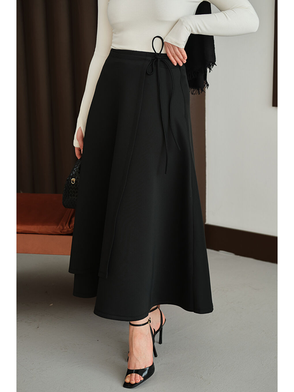 Kadın Kurdele Detay Etek Siyah-1