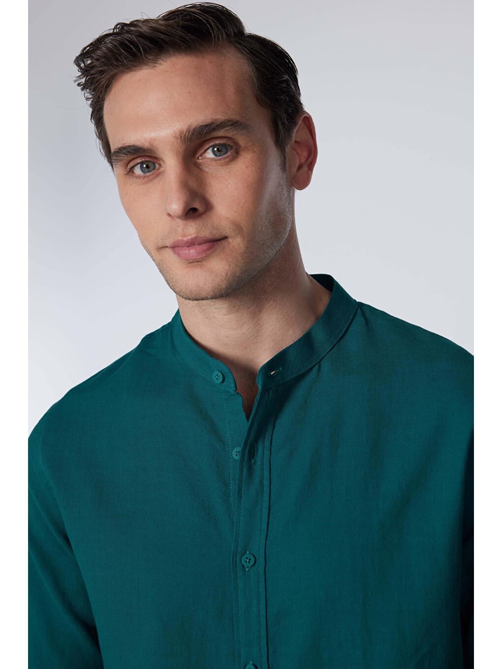 Slim Fit Uzun Kollu Dar Kalıp Hakim Yaka Pamuklu Düz Keten Doku Yazlık Yeşil Erkek Gömlek-2