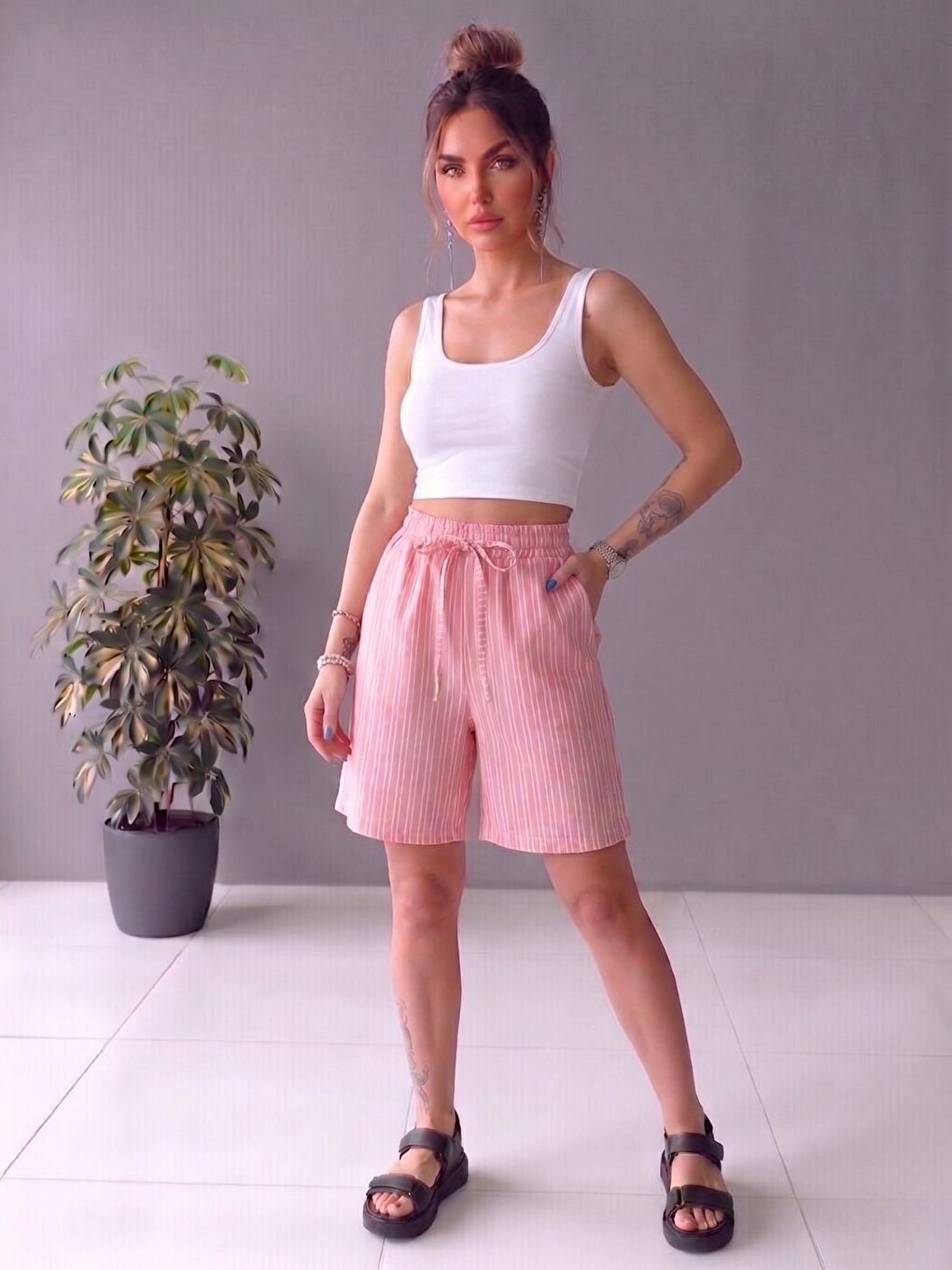Pembe Çizgili Beli Ayarlanabilir Keten Pamuklu Şort