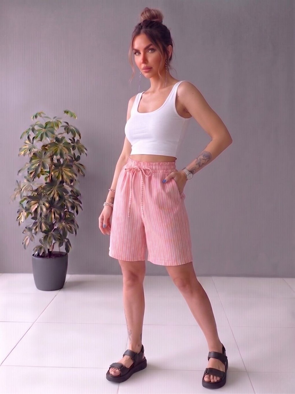 Pembe Çizgili Beli Ayarlanabilir Keten Pamuklu Şort-1