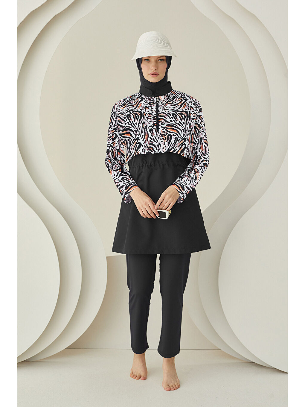 Siyah Yarım Fermuarlı Tesettür Mayo