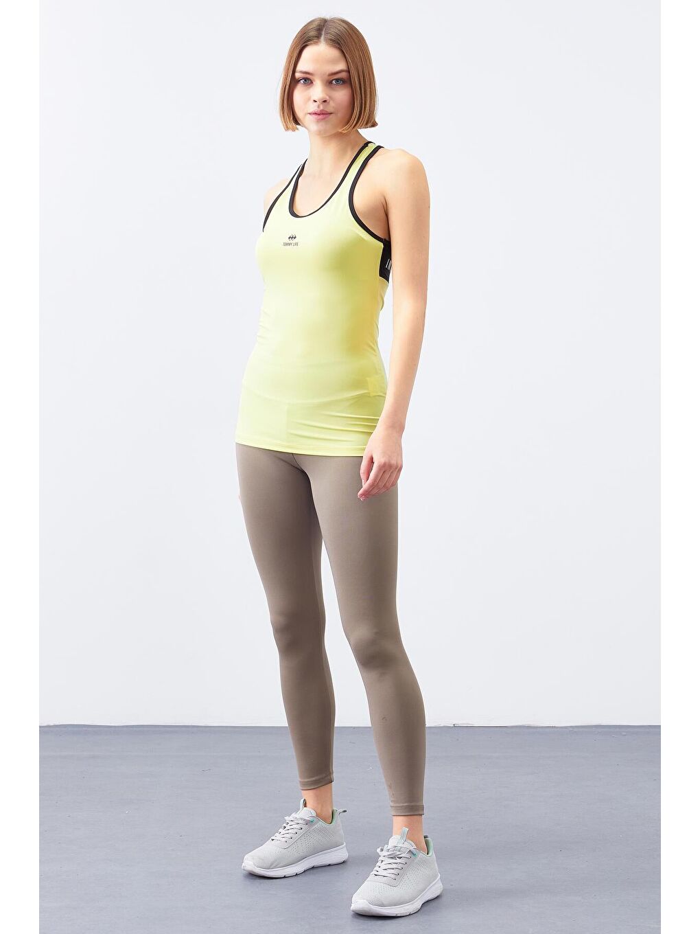 Sarı Limon Kolsuz Arka Yazı Detaylı Standart Kalıp Kadın Spor Atlet - 97096-1