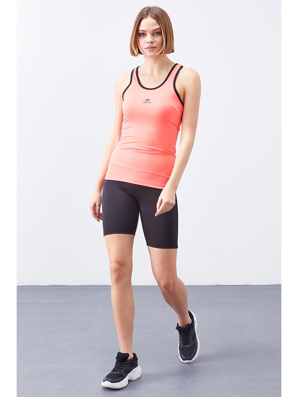 Fuşya Kolsuz Arka Yazı Detaylı Standart Kalıp Kadın Spor Atlet - 97096-1