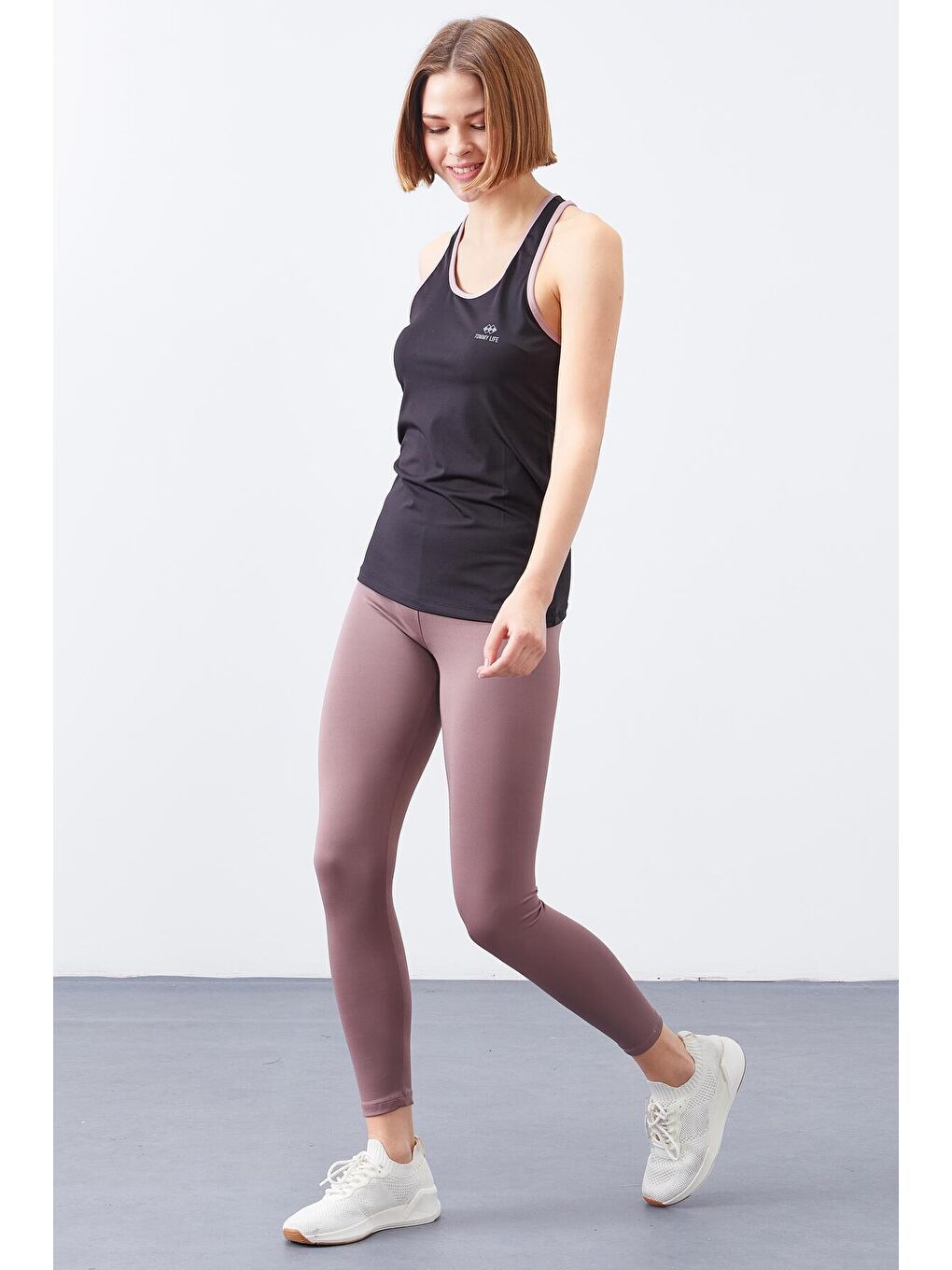 Siyah - Gül Kurusu Çapraz Askılı Kolsuz Standart Kalıp Kadın Spor Atlet - 97094-1