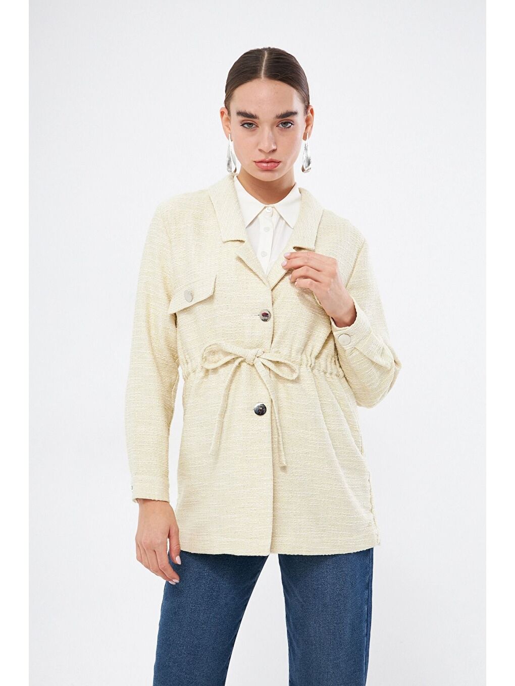 Beli Bağcıklı Ekru Ceket-3
