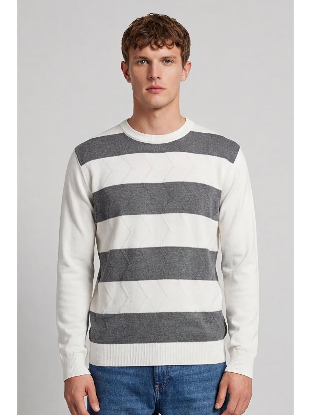 Beyaz Erkek Kemik Normal Kesim Regular Fit Yünlü Bisiklet Yaka Minimal Triko Kazak