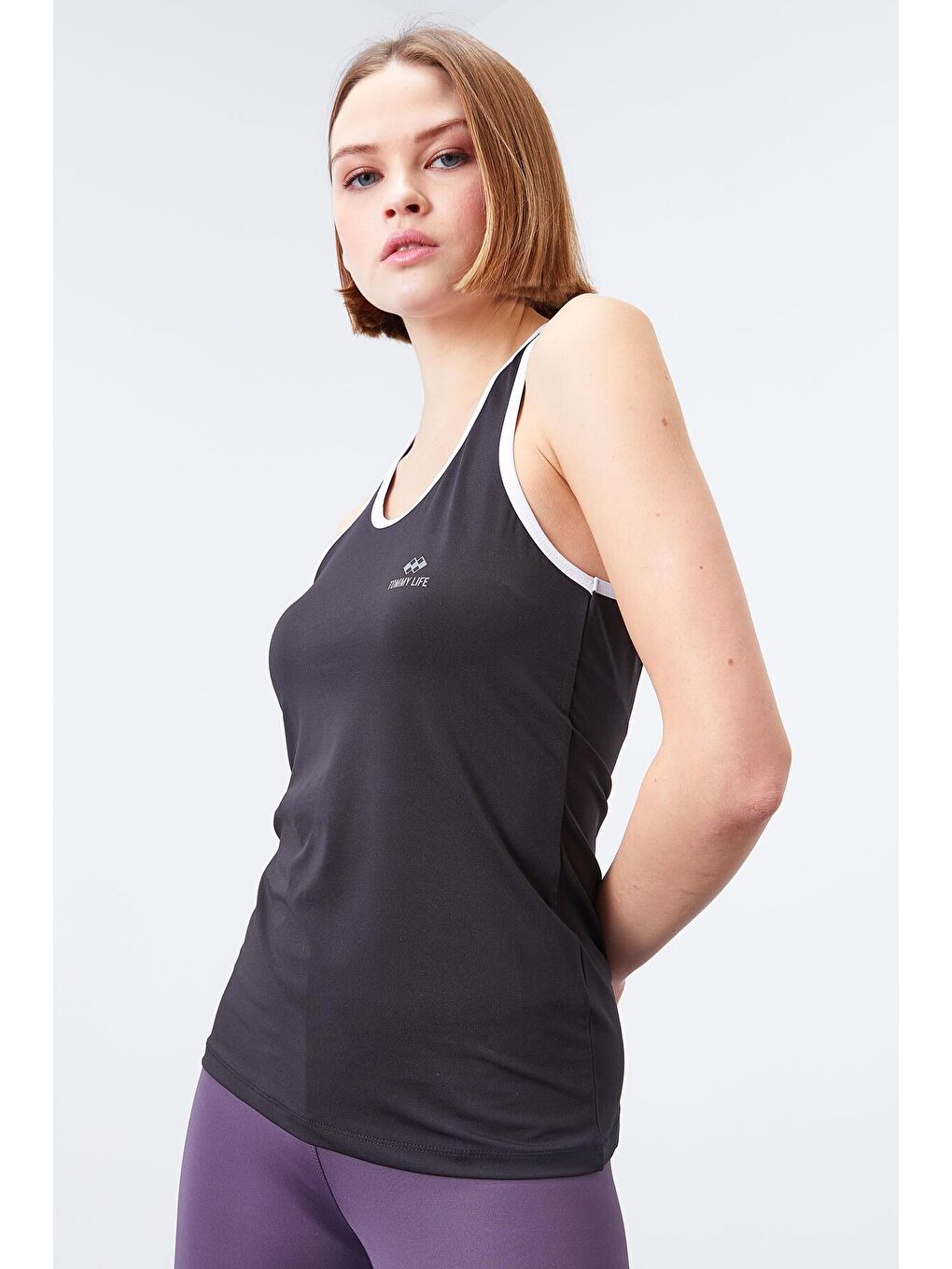 Siyah - Beyaz Çapraz Askılı Kolsuz Standart Kalıp Kadın Spor Atlet - 97094