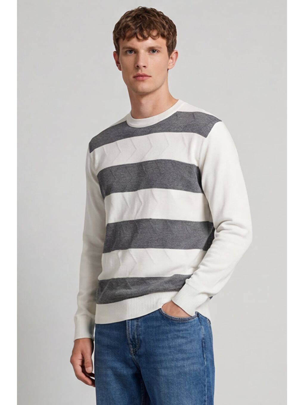 Beyaz Erkek Kemik Normal Kesim Regular Fit Yünlü Bisiklet Yaka Minimal Triko Kazak-3