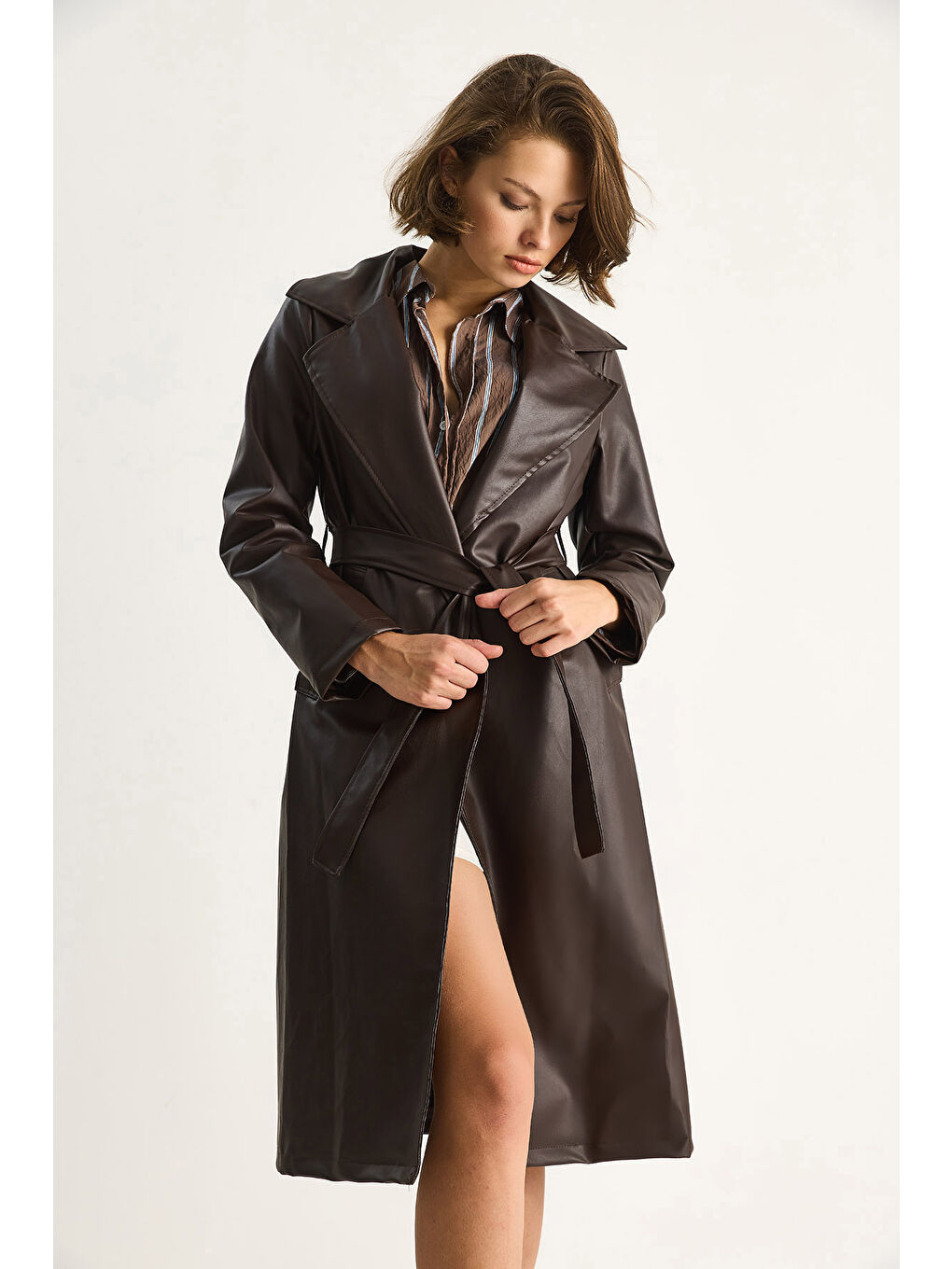 Kahverengi Kadın Kuşaklı Suni Deri Trençkot-3