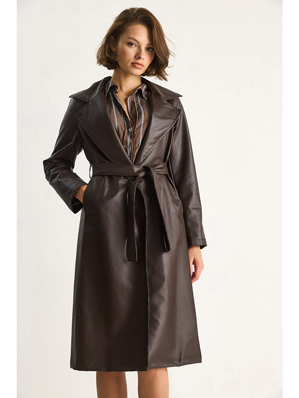 Kahverengi Kadın Kuşaklı Suni Deri Trençkot-4