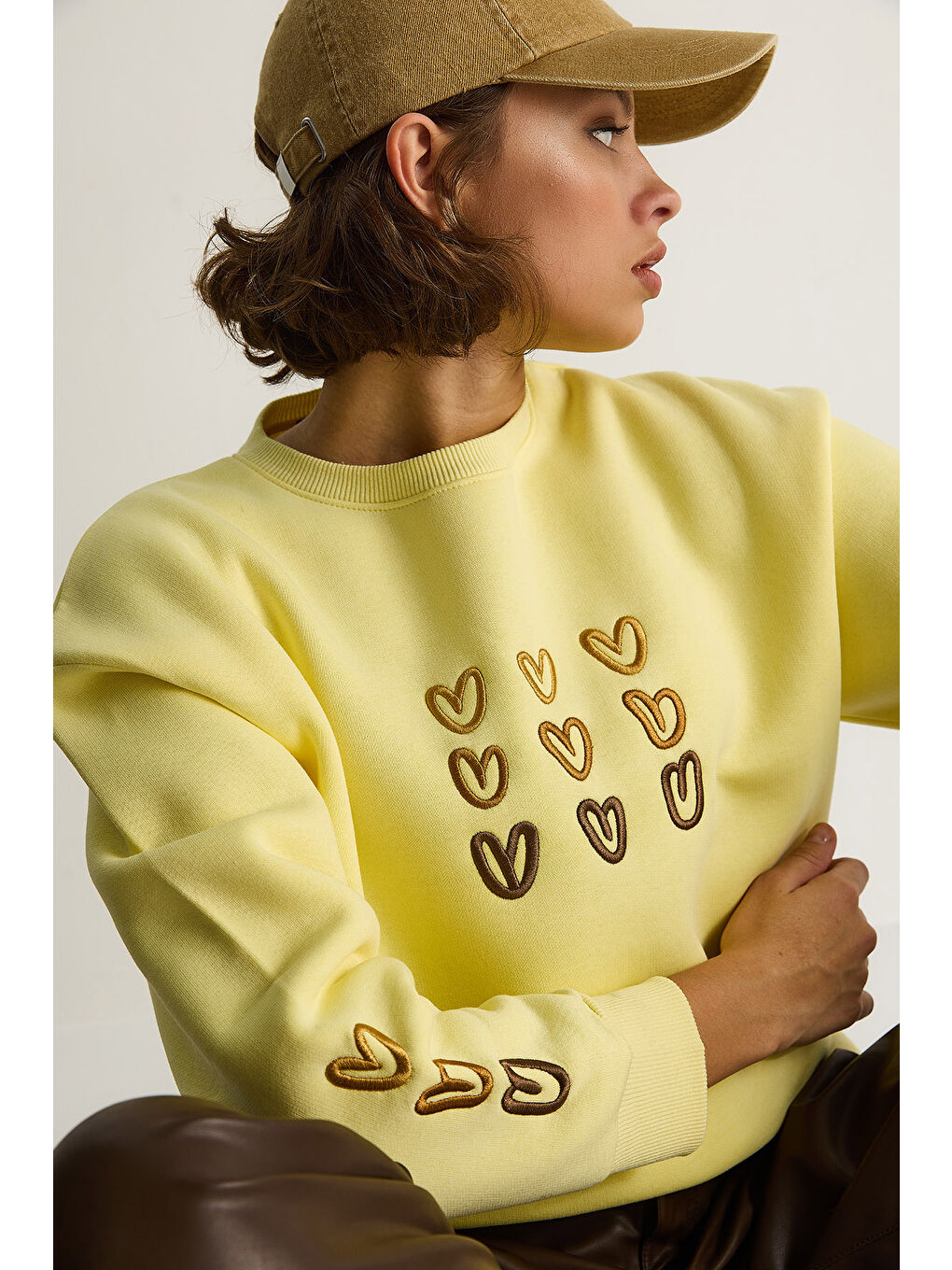 Gri Kadın Üç İplik Şardonlu Kalp Baskılı Sweatshirt-1