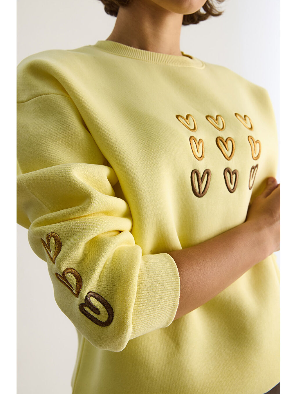 Gri Kadın Üç İplik Şardonlu Kalp Baskılı Sweatshirt-6