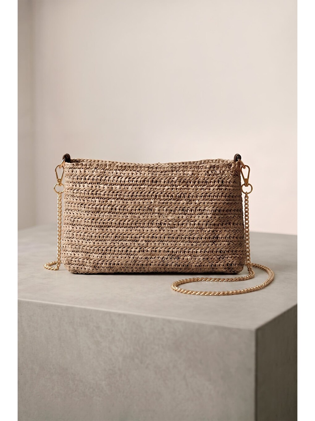 Bej Zincir Askılı Hasır Portföy Clutch Çanta
