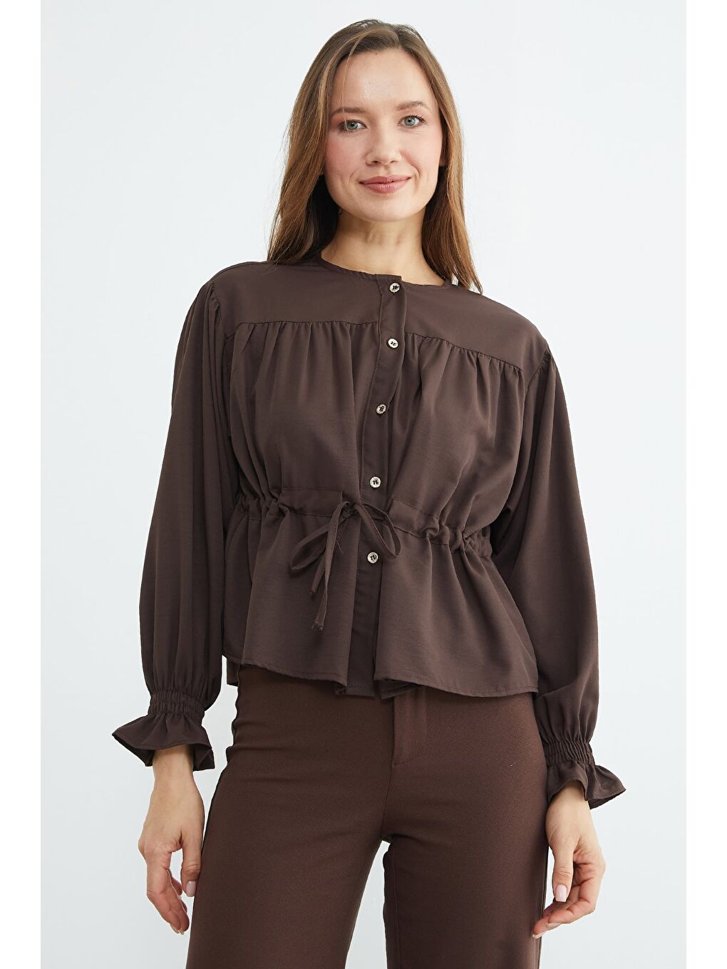 Kahverengi Önü Bağlamalı Kolu Gipeli Salaş Gömlek-1