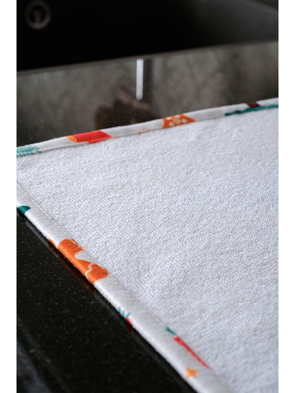 Beyaz Yılbaşı Temalı Noel Bahçe Cüce Detaylı Dekoratif Mutfak Fırın Kurulama Bezi Yeşil - 35x55cm-2