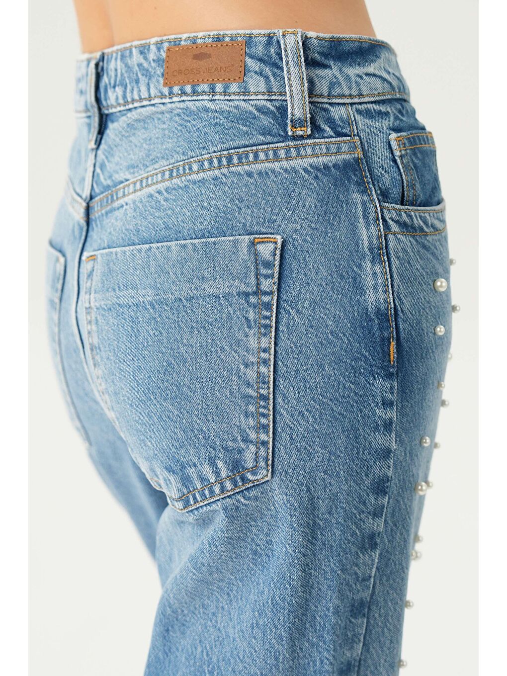 Açık Mavi Yüksek Bel Patı Fermuarlı İnci Detaylı Paçası Kesik Straight Fit Jean Pantolon C 4518-111-4