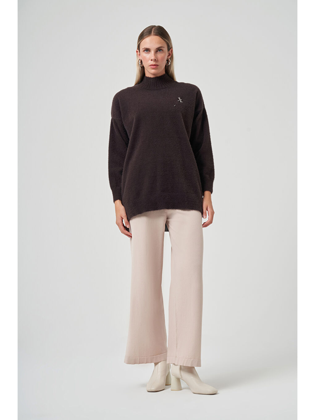 Kahverengi Angora Kazak Çıkartılabilir Broşlu 7000 Kahve-4