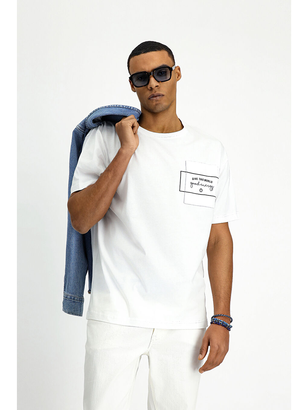Beyaz Bisiklet Yaka Oversize Pamuk Baskılı Tişört