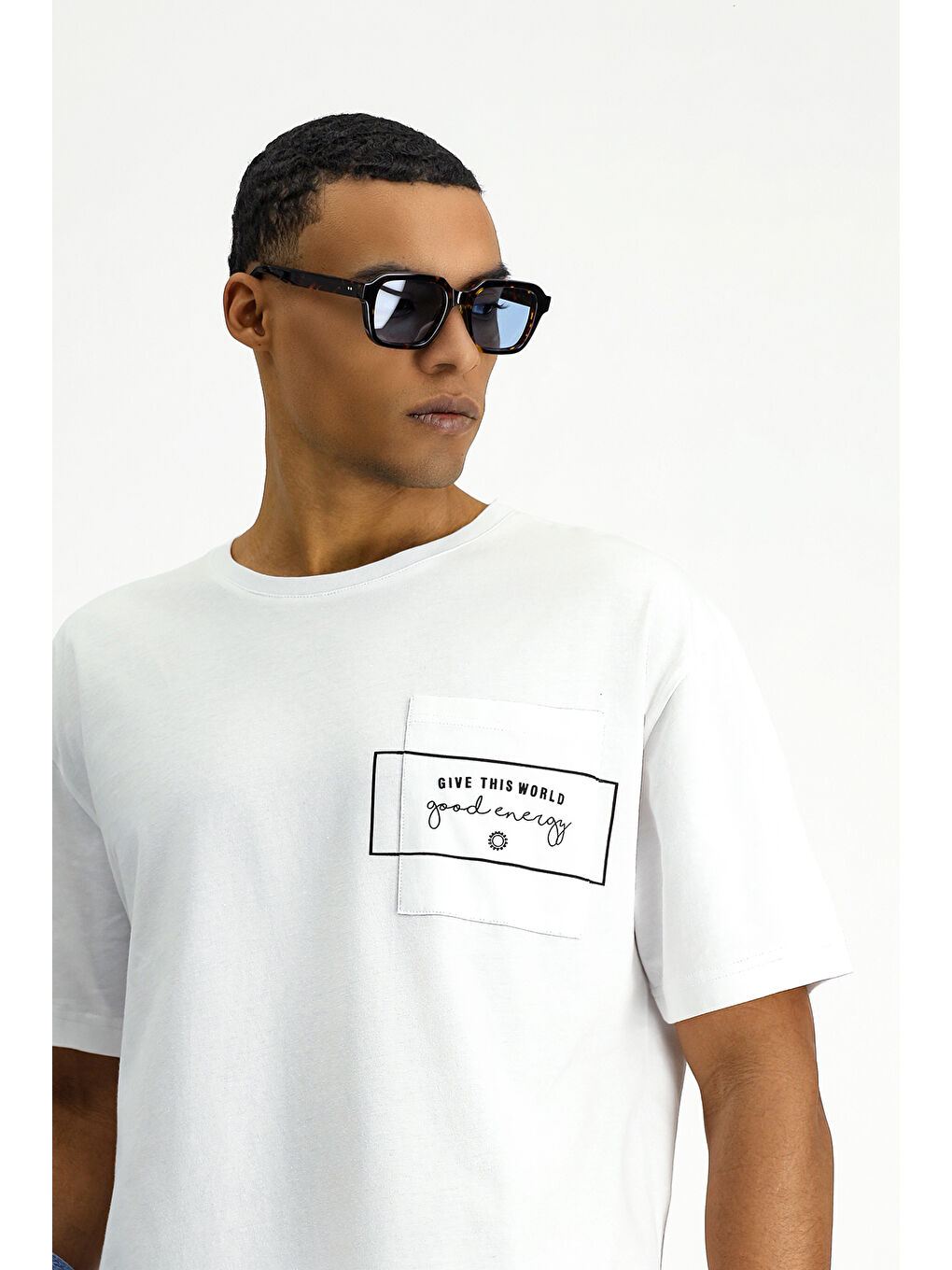 Beyaz Bisiklet Yaka Oversize Pamuk Baskılı Tişört-1