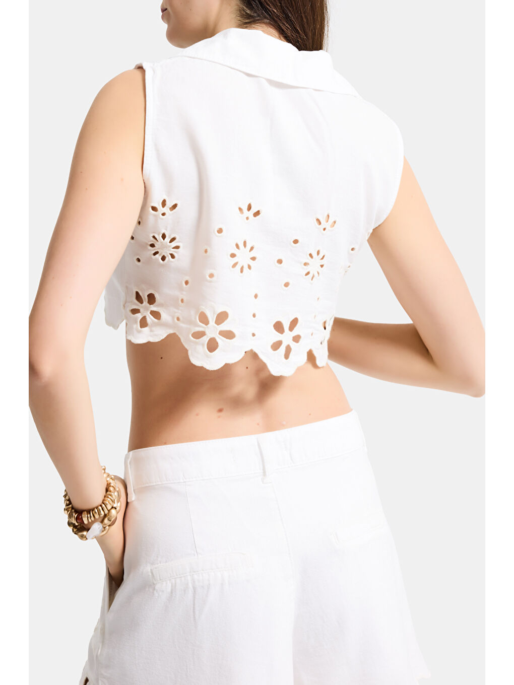 Kadın Kırık Beyaz 7s6-101 Crop Fit Dantel Detaylı Tasarım Yelek-1