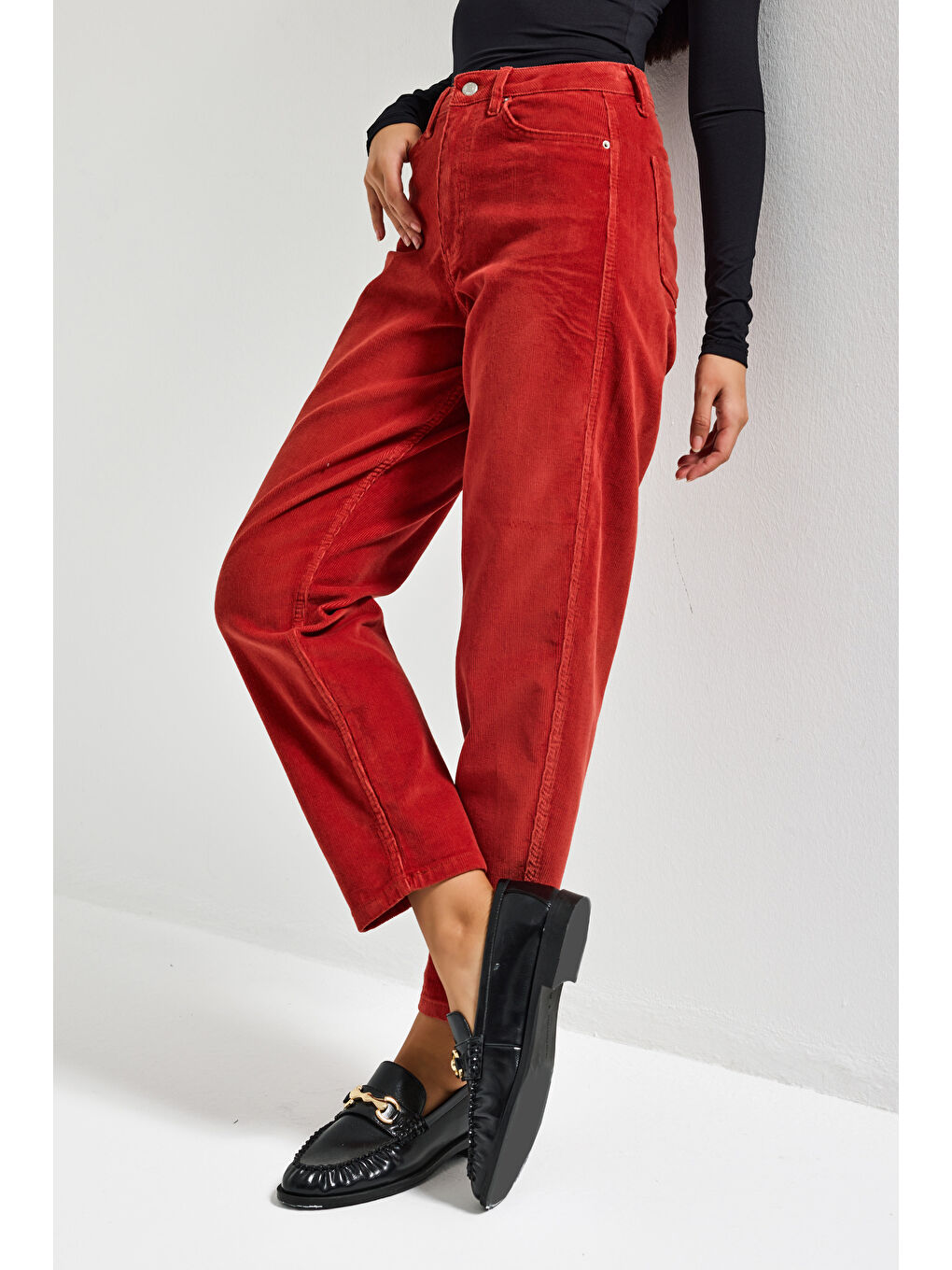 Turuncu Kadın Koral Renk 26w5-104 Relax Fit Esnek Kumaş İnce Fitilli Velvet Kadife Kumaş Pantolon-1