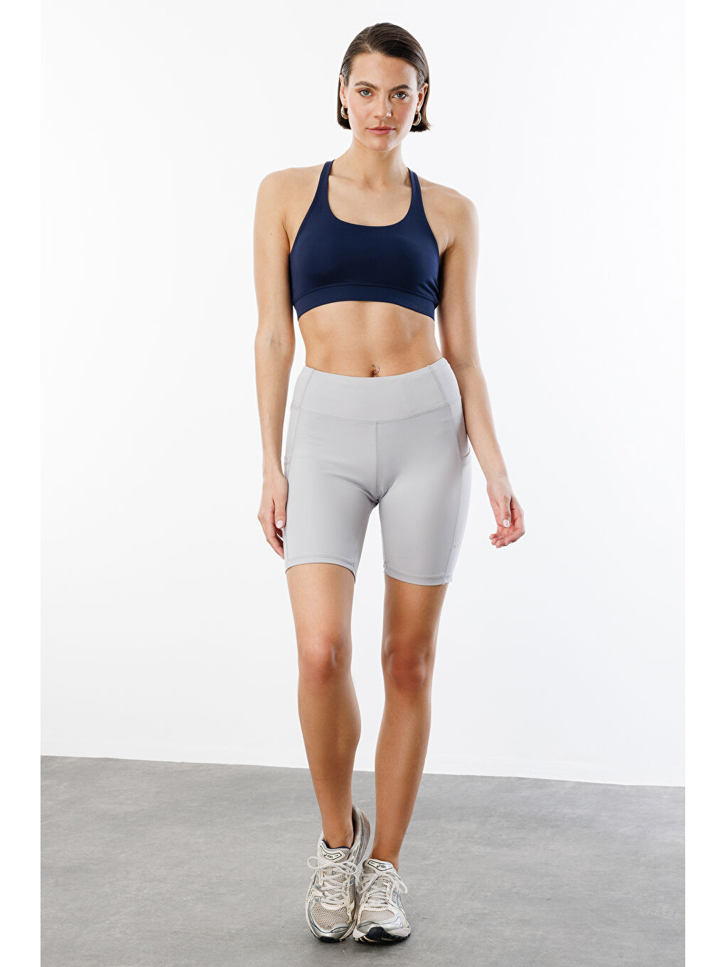 Lacivert Hafif Destekli Sırt Detaylı Kaplı Spor Sütyeni ÇAPRAZ-ATLET-3