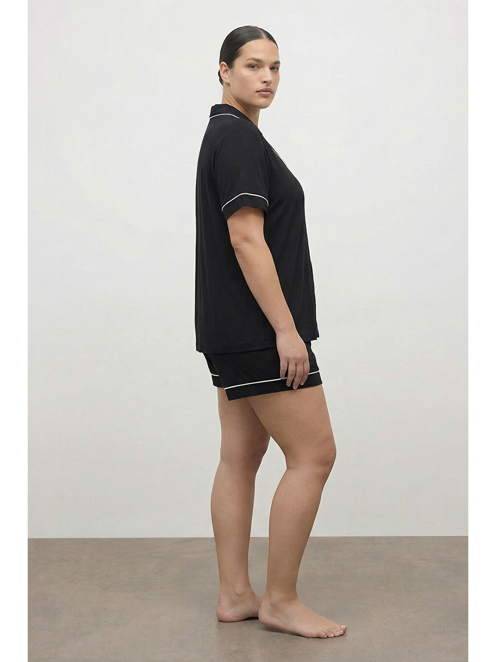 Siyah Kontrast Biyeli Şortlu Penye Pijama Takımı-1