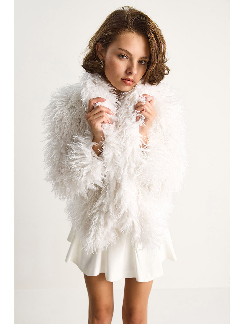 Beyaz Kadın Astarlı Tiftik Tarz Tibet Kürk Ceket-5