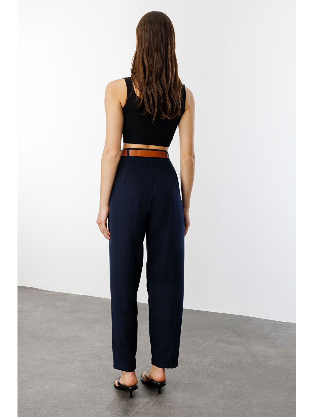 Lacivert Kadın Dar Paça Pileli Kemerli Mevsimlik Kumaş Pantolon KEMERLİ-PANTOLON-3