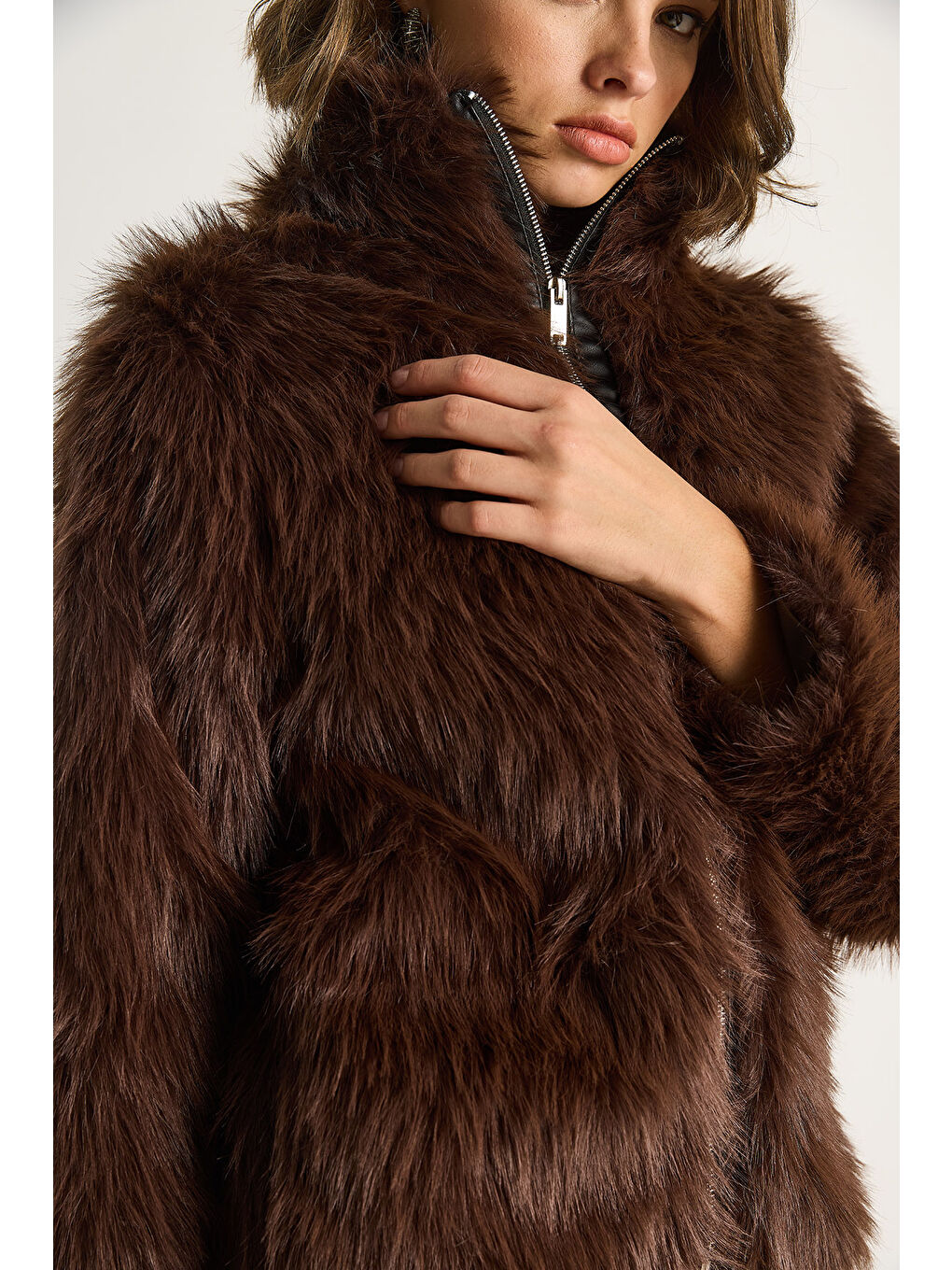 Kahverengi Kadın Fermuarı Deri Detaylı Astarlı Kürk Mont-6