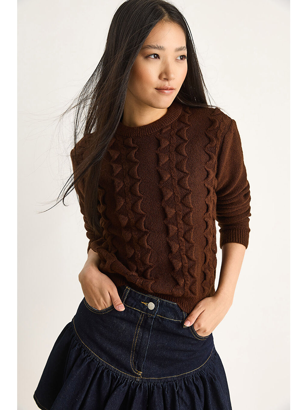 Kahverengi Kadın Bisiklet Yaka Fırfırlı Yumoş Triko Kazak-3