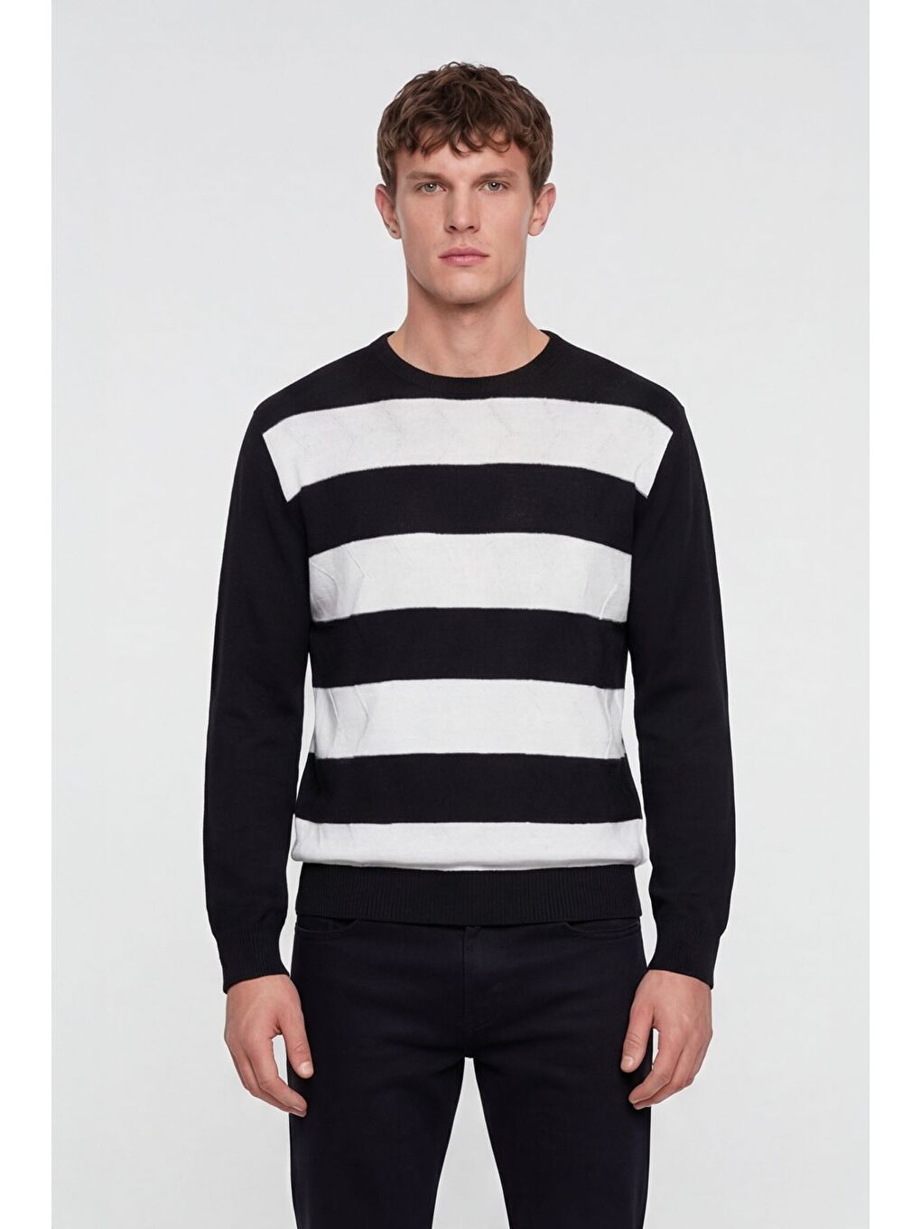 Erkek Siyah Normal Kesim Regular Fit Yünlü Bisiklet Yaka Minimal Triko Kazak