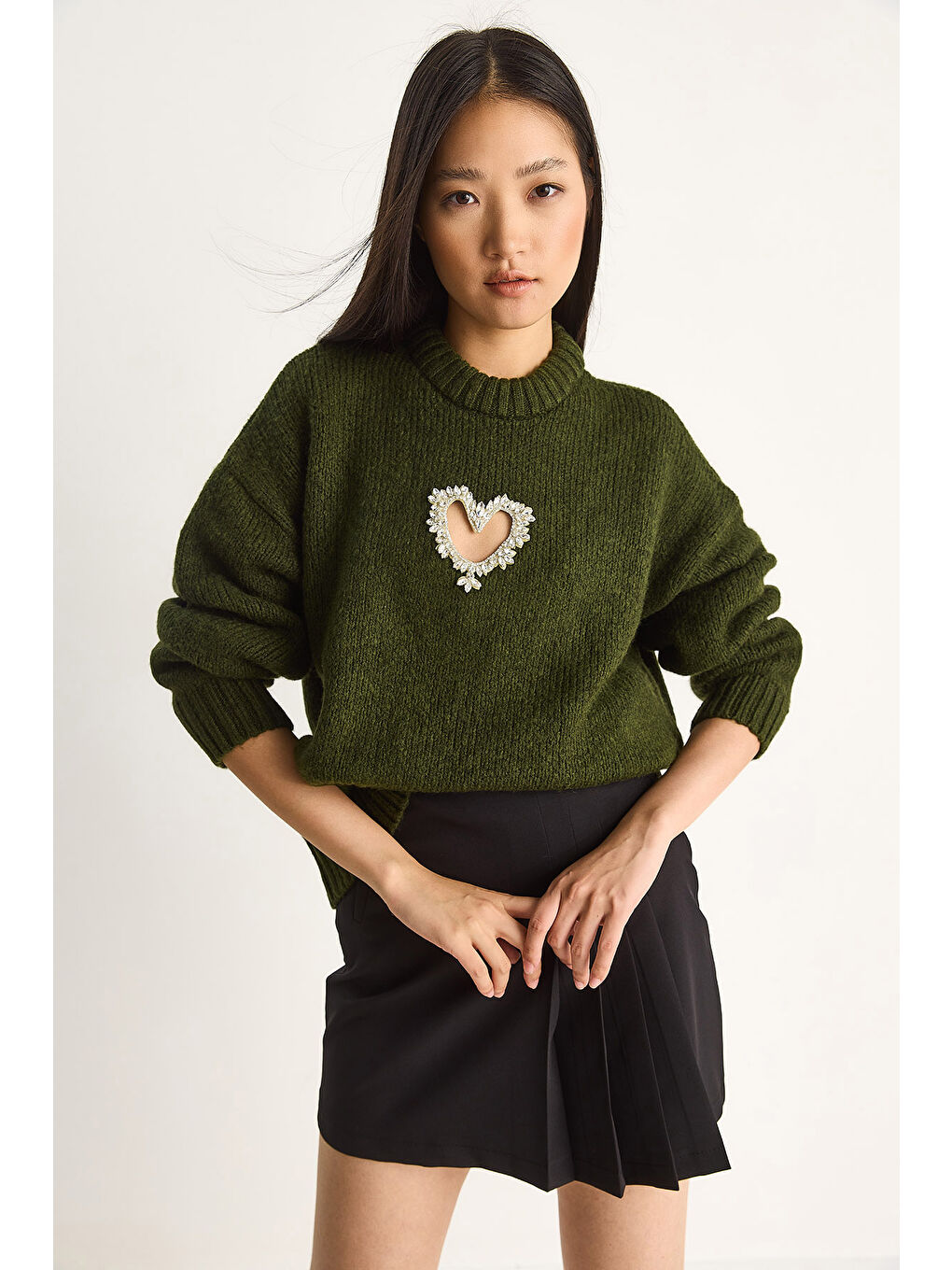Yeşil Kadın Kalp Detaylı Taş İşlemeli Triko Kazak-2