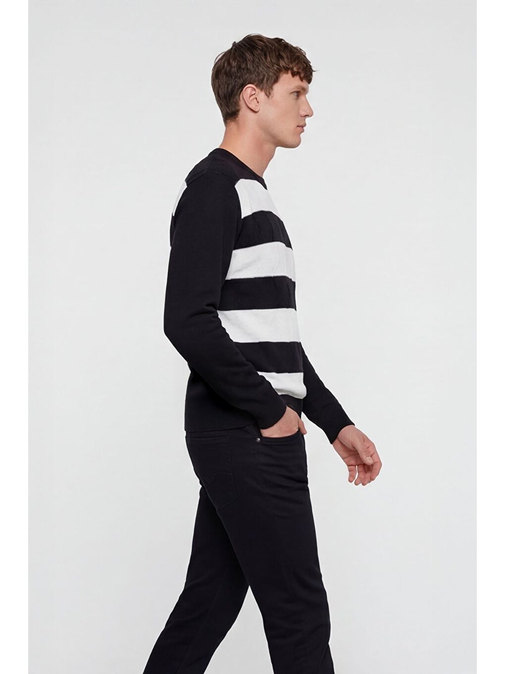 Erkek Siyah Normal Kesim Regular Fit Yünlü Bisiklet Yaka Minimal Triko Kazak-2