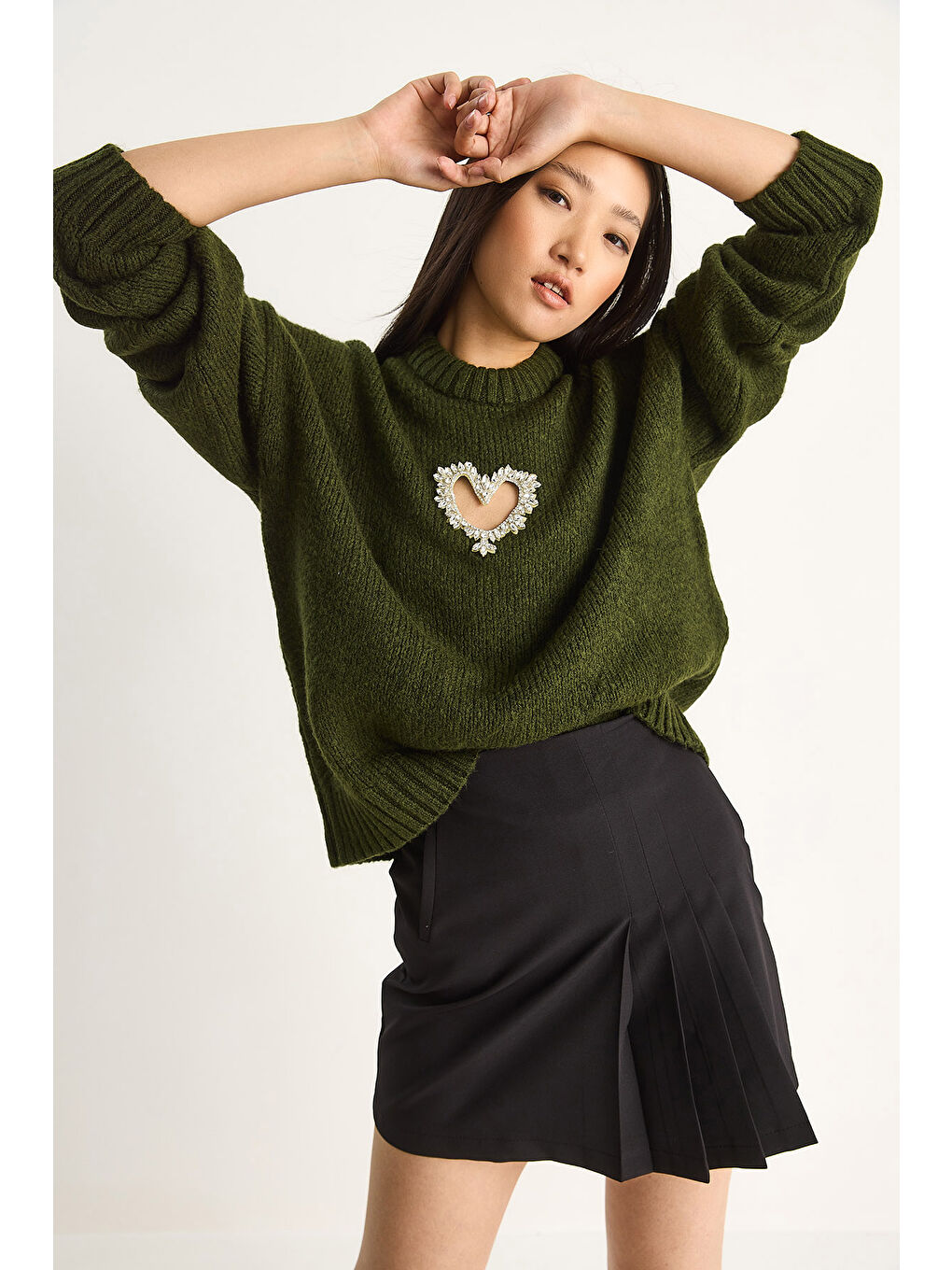 Yeşil Kadın Kalp Detaylı Taş İşlemeli Triko Kazak-3