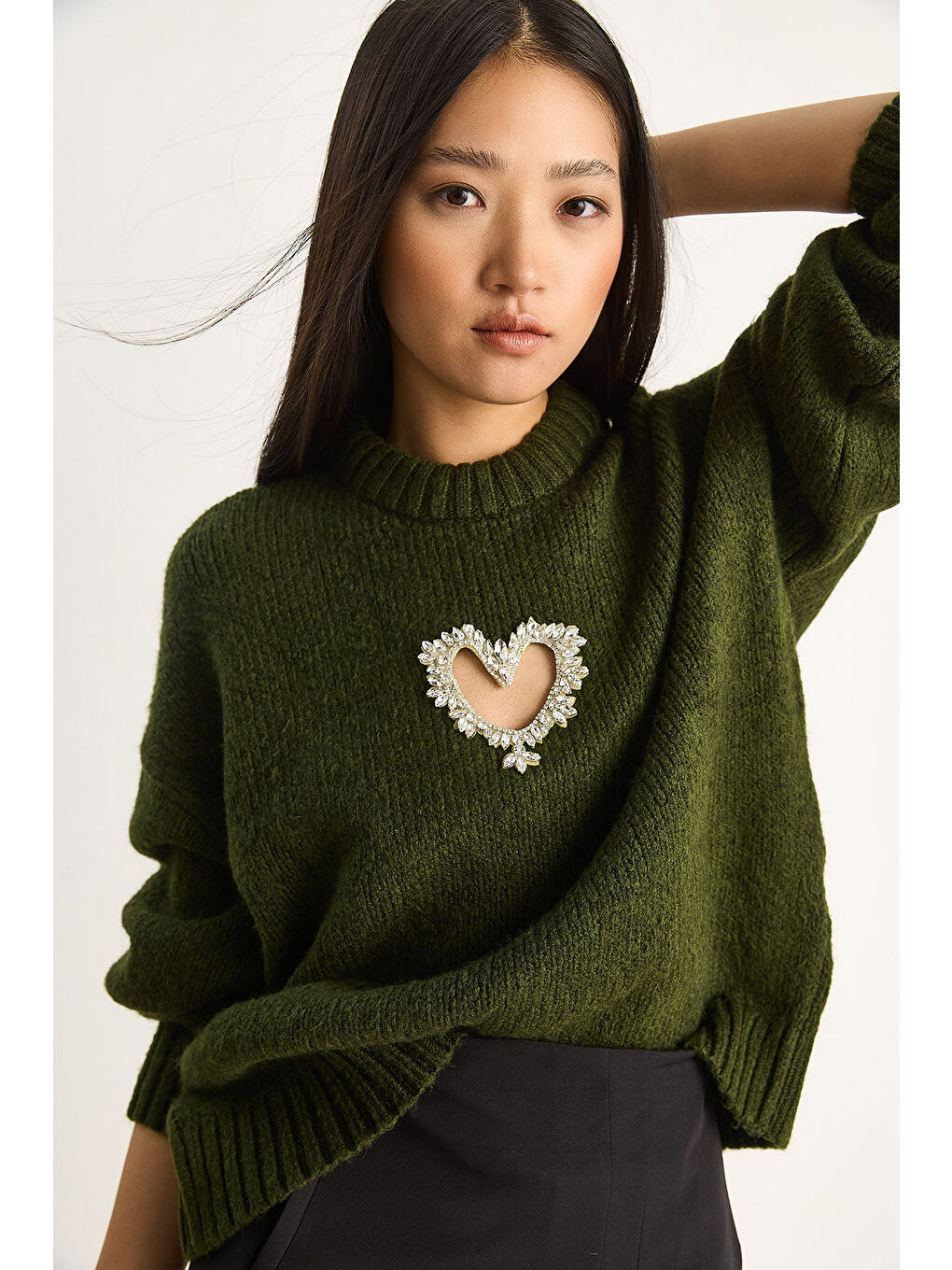 Yeşil Kadın Kalp Detaylı Taş İşlemeli Triko Kazak-4