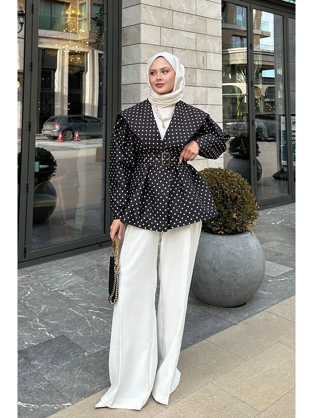 Kadın Bebe Yaka Puantiyeli Kemerli Ceket Siyah-1