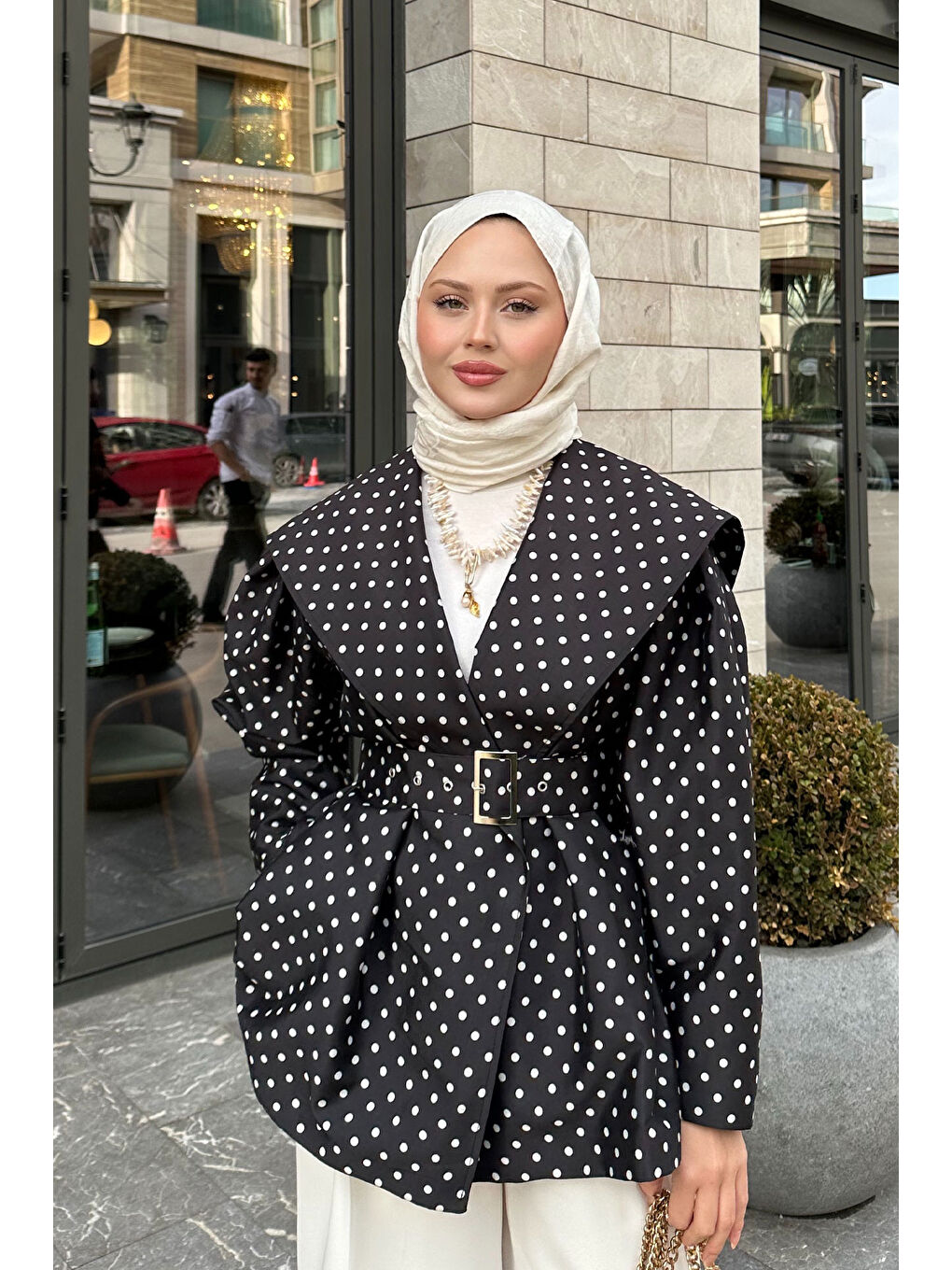 Kadın Bebe Yaka Puantiyeli Kemerli Ceket Siyah-3