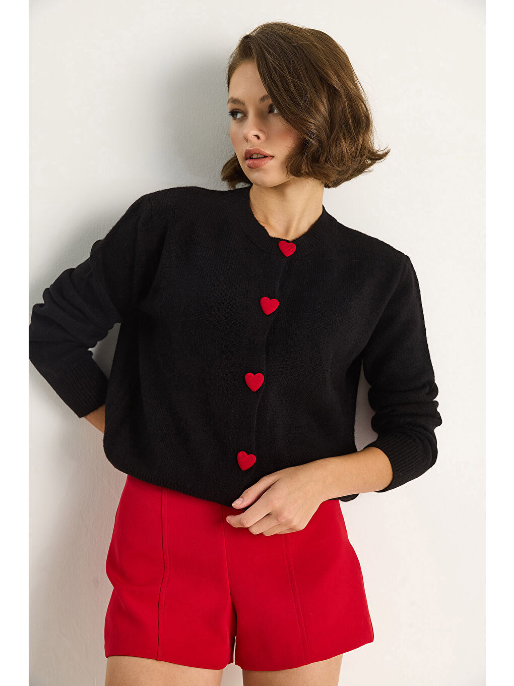 Siyah Kadın Kalp Düğmeli Triko Hırka-2