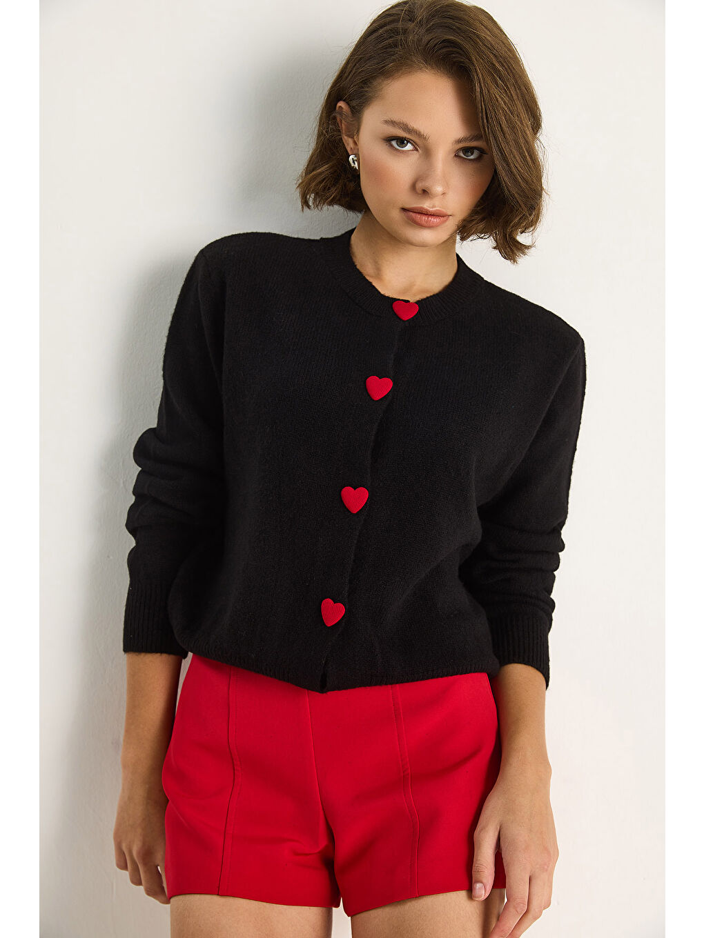 Siyah Kadın Kalp Düğmeli Triko Hırka-3
