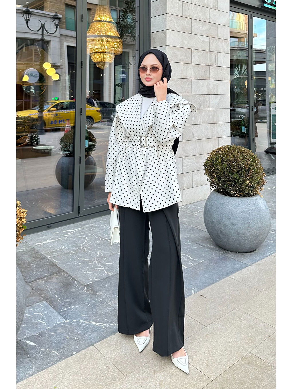 Kadın Bebe Yaka Puantiyeli Kemerli Ceket Beyaz-4