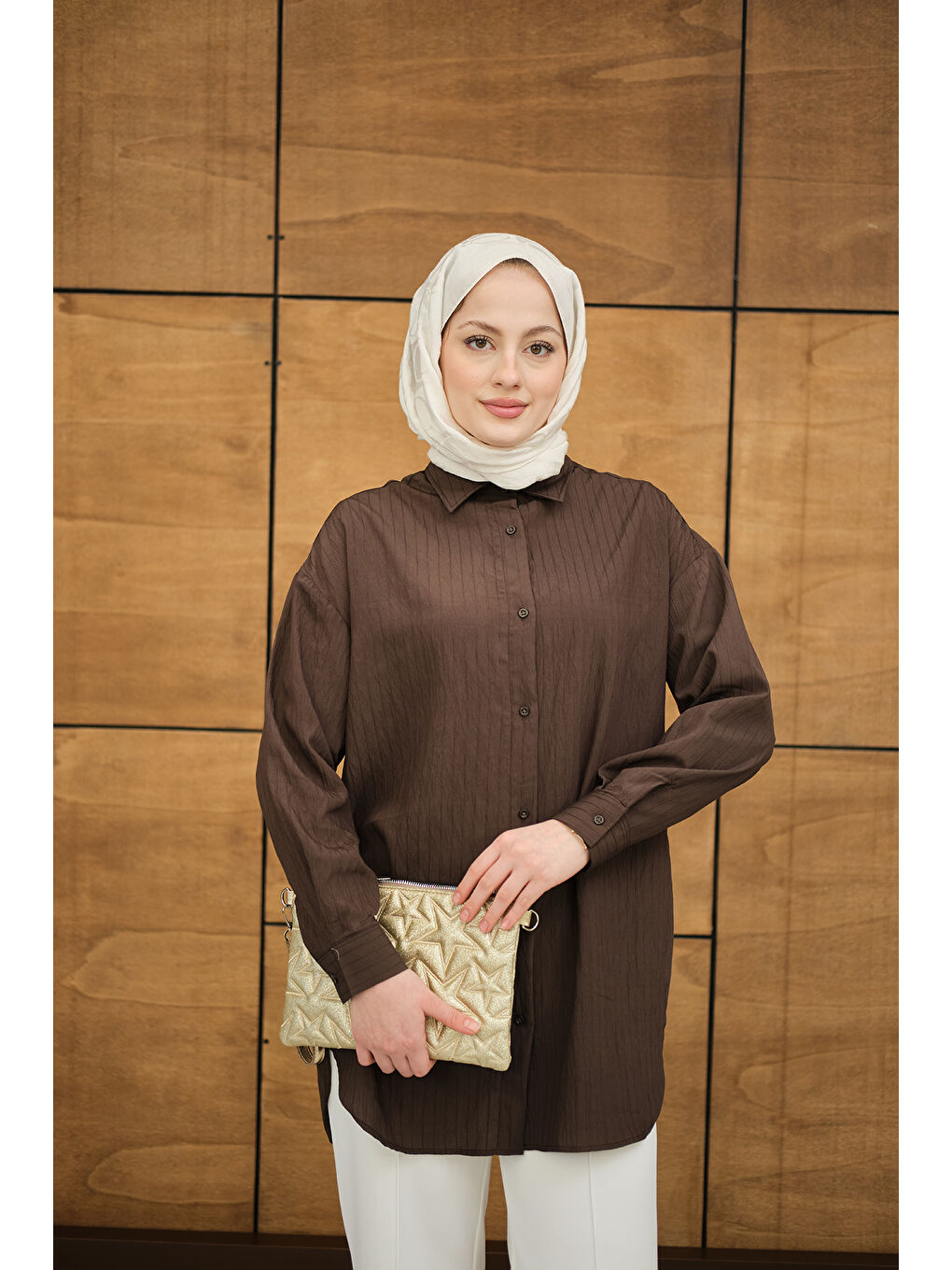 Kadın Krinkıl Kumaş Düğme Detay Gömlek Kahverengi-3