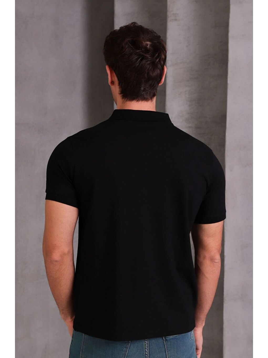 Siyah Erkek Slim Fit Pamuklu Yumuşak Doku Nefes Alan Kumaş Yakalı Tişört-3