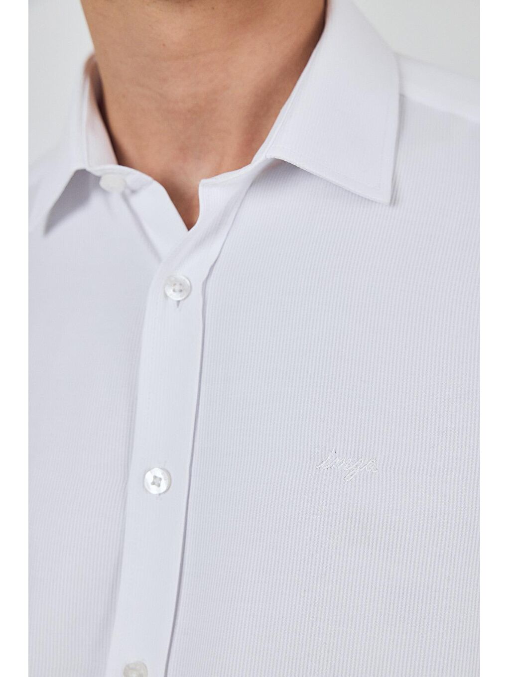 Beyaz Uzun Kol Desenli Armürlü Sert Yaka Cepsiz Pamuklu Classic Slim Fit Gömlek 1004250194-3