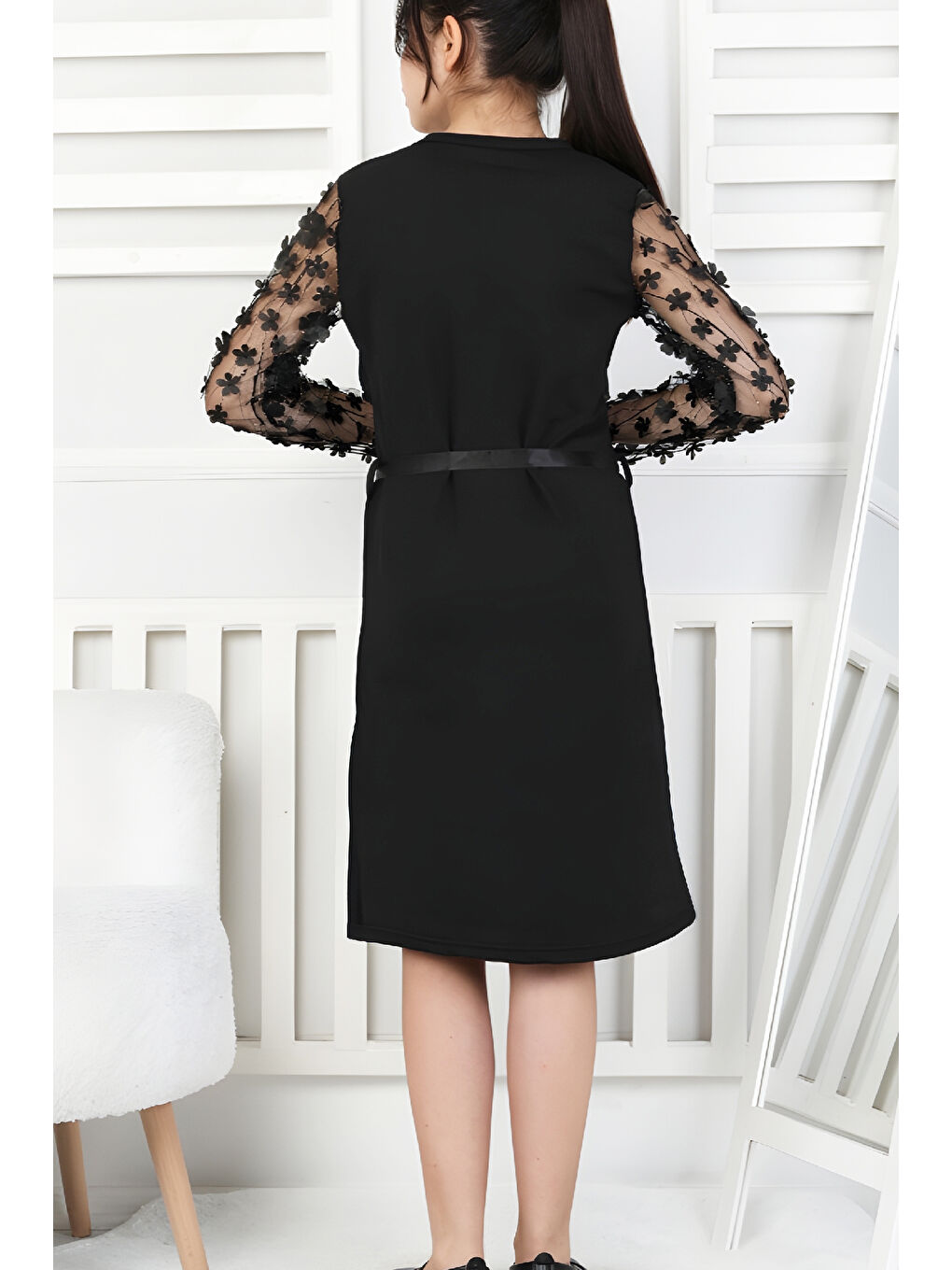 Siyah Kız Çocuk Kolları Tüllü ve Yonca+ Taş Süslemeli Elbise 9-15 Yaş 12565-3