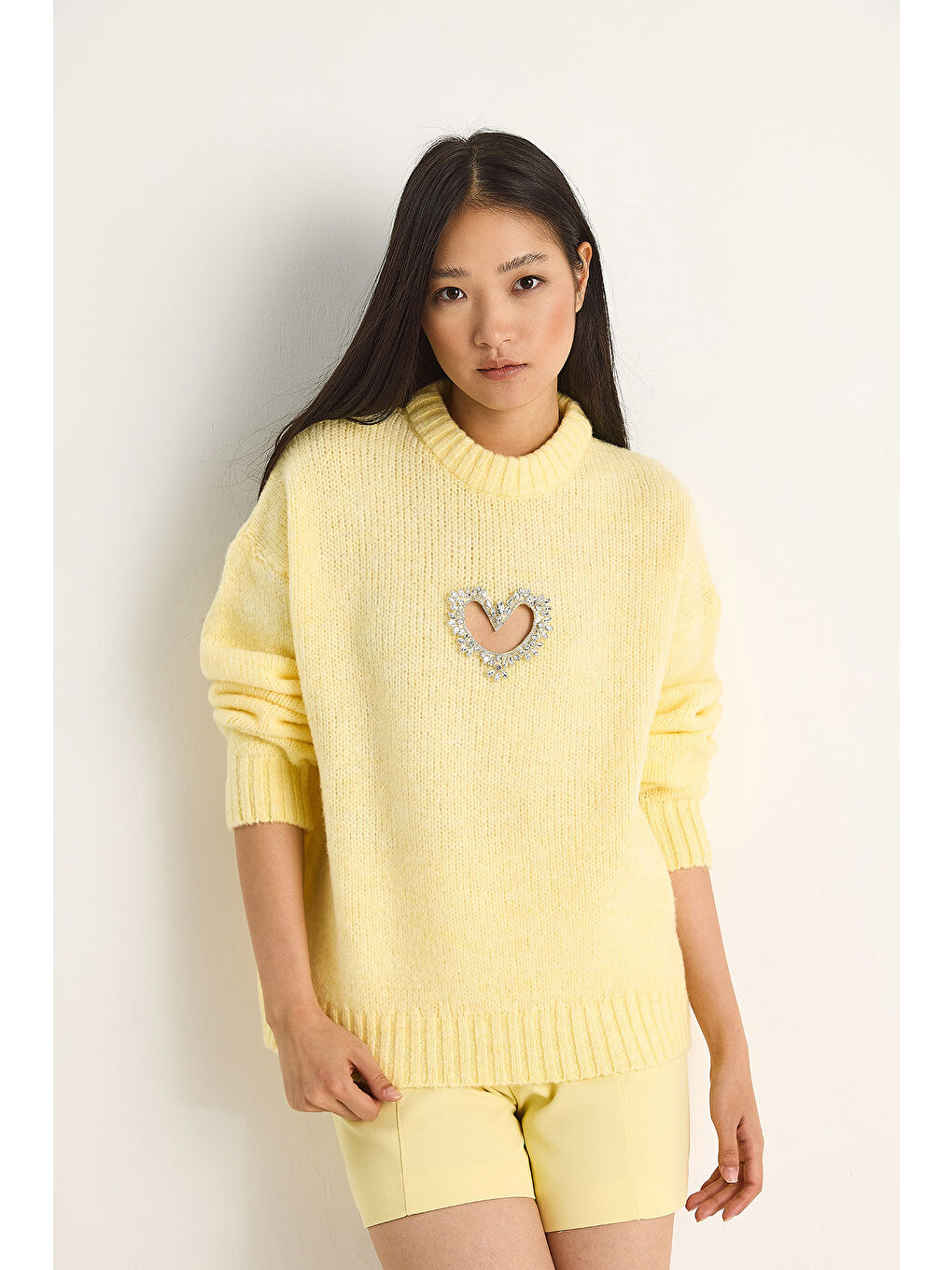 Sarı Kadın Kalp Detaylı Taş İşlemeli Triko Kazak-3