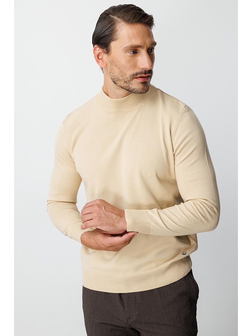 Bej Dar Kalıp Yarım Balıkçı Düz Uzun Kollu Triko-1