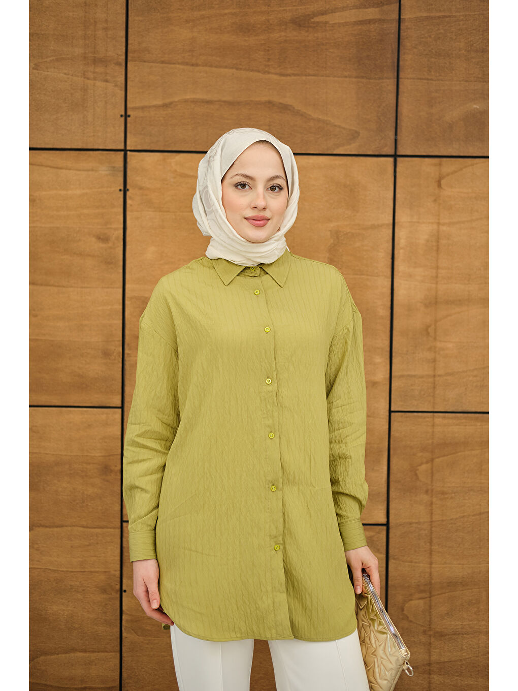 Kadın Krinkıl Kumaş Düğme Detay Gömlek Yağ Yeşil-4