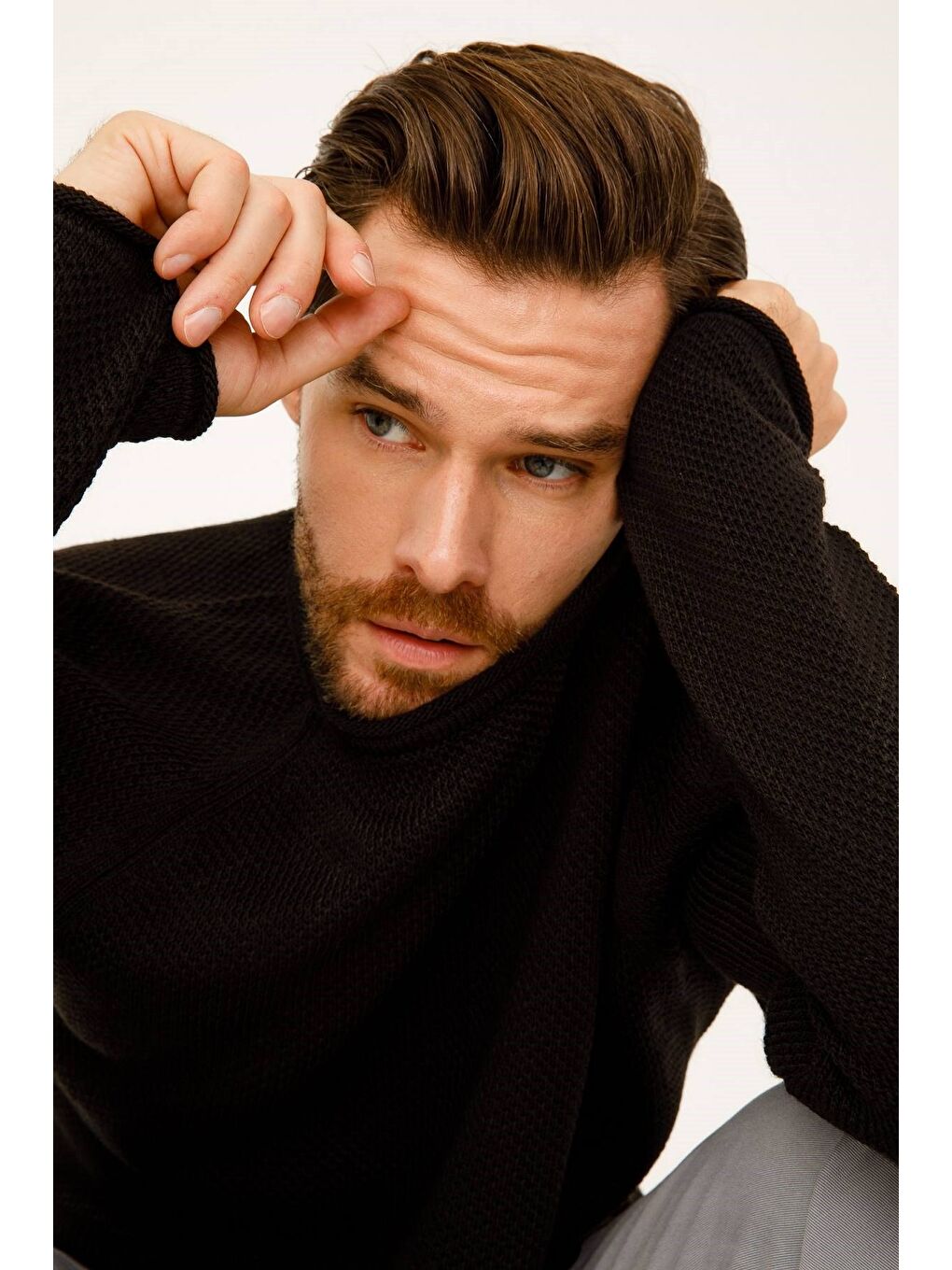 Siyah Rahat Kalıp Bisiklet Yaka Düz Uzun Kollu Triko-1